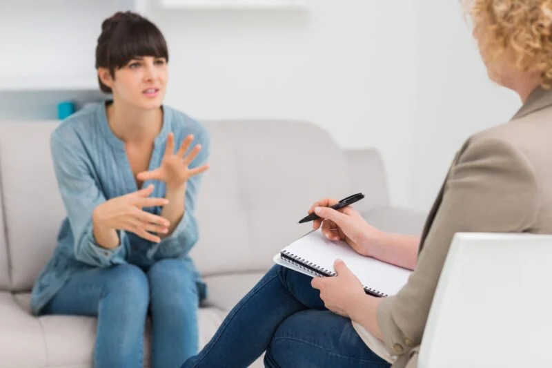 When it comes to psychologist vs psychiatrist, you might be wondering: what's the real difference anyway? Find out what you should know about it here!