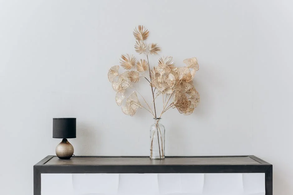 Finding the right console table for your decor requires knowing your options. This guide explains everything you need to know about buying console tables.