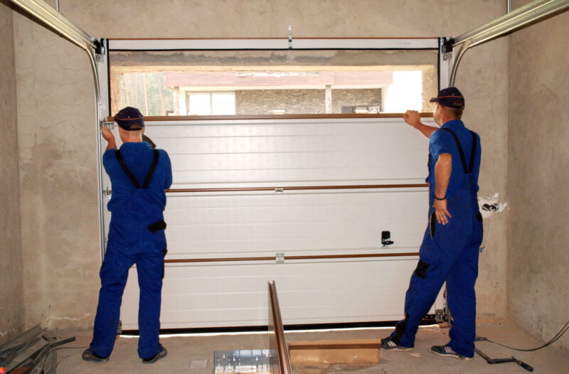 Did you know that not all garage door companies are created equal these days? Here's the guide that makes choosing the best garage door company simple.