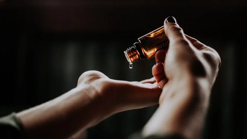 There are many essential oils that can cure depression, anxiety, and stress and help you relax. Find out the best essential oils in the market right now to cure depression.