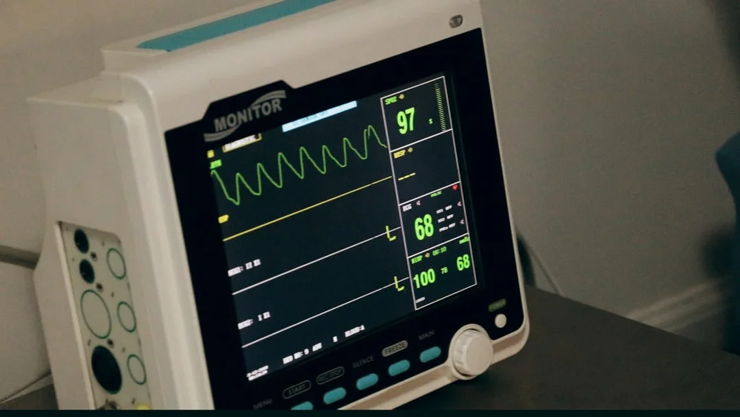 Are you facing a dilemma on whether to buy refurbished or used medical equipment? Then here are things to help you decide.