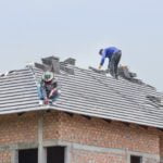 Finding the right professionals to install a new roof requires knowing your options. Here is the complete guide to choosing a roof installer for homeowners.