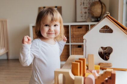 5 Easy Ways to Keep Toddlers Busy and Entertaining