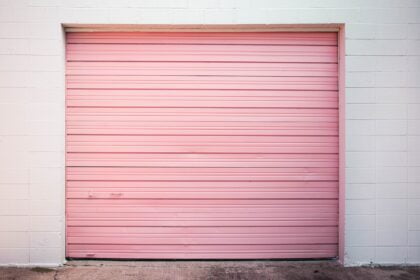 4 Common Signs That You Need Your Garage Door Repaired