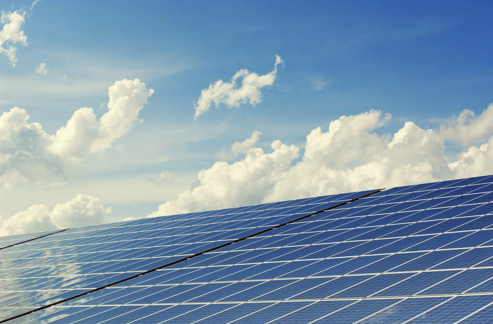 Going solar can drastically reduce your energy bills while also saving you money on your environmental impact. Here are just some of the benefits.