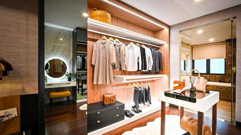 Building a Capsule Wardrobe: How to Choose a High-Quality Knit