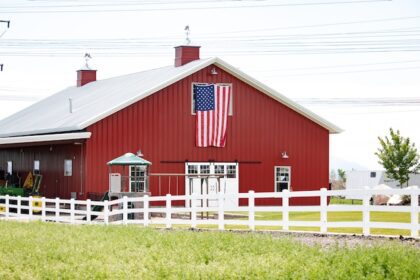 Features of Barn Pole Buildings