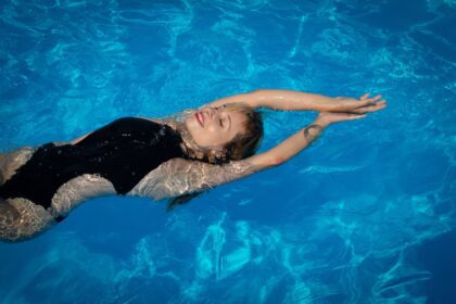 The Benefits of Outdoor Swimming Pools for Fitness and Well-Being