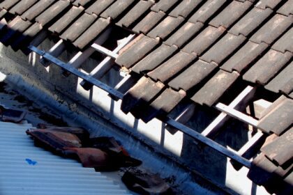 Red Flags That Indicate the Need For a Roof Replacement