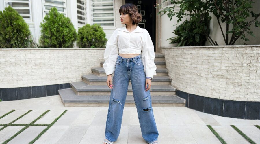The Benefits of Wide-Leg Jeans